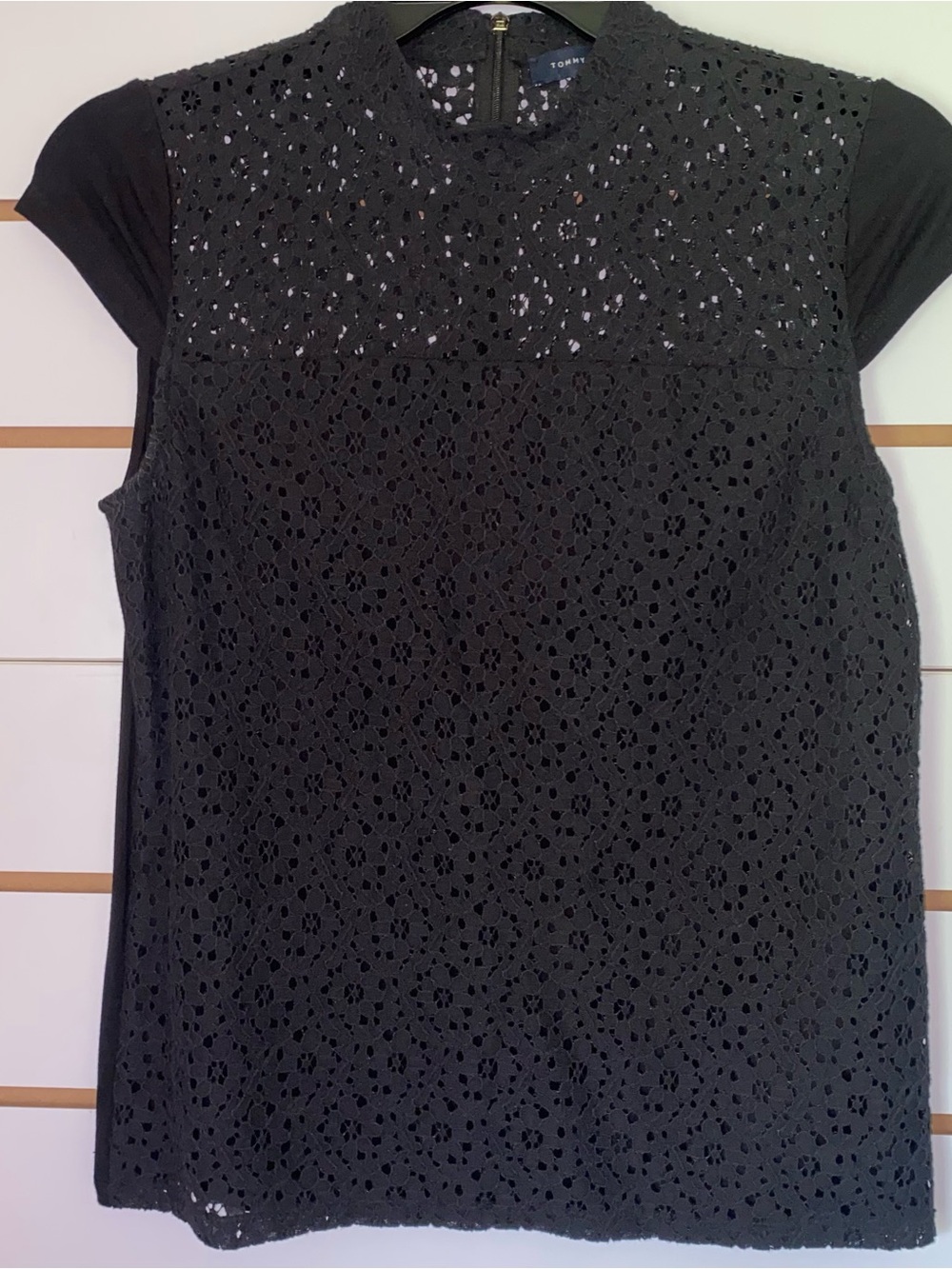 Tommy Hilfiger Y2K Women’s Geometric Black Eyelet Lace Cap Sleeve Top Size M